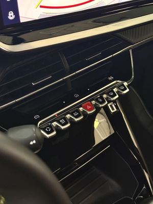 PEUGEOT 2008 GT T200 — foto 9